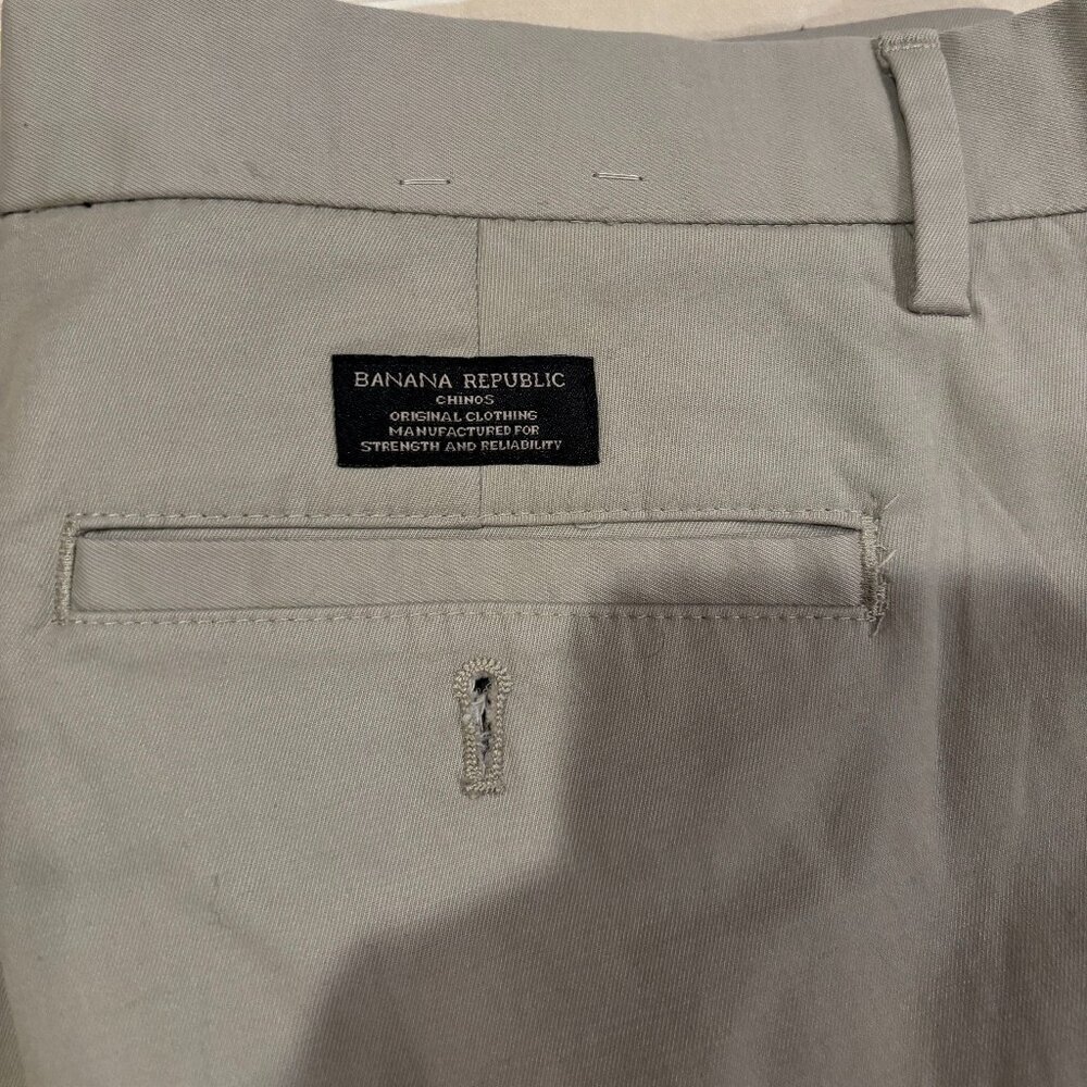 Banana Republic Mason Chino - Picture 2 of 3